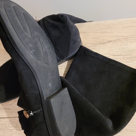 Gentle Souls Black Suede Flat Knee High Boots SZ 10